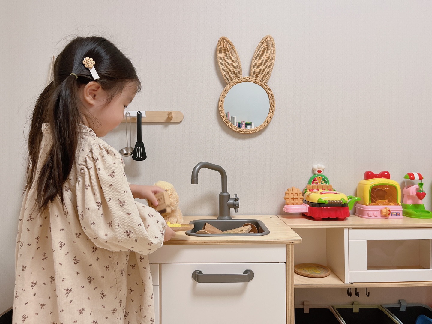 라탄 토끼 거울 원형 벽걸이 거울 아이방 인테리어 소품(직경20cm) 이미지 7