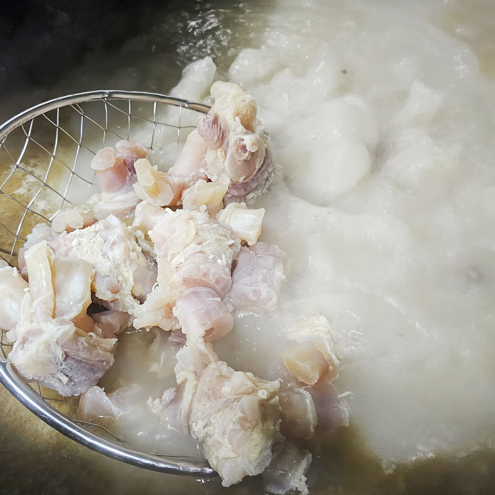 태백 설렁탕 맛집 푸짐한 가마솥 도가니탕 스지 900g 3인분 대용량 - 상세 이미지 4
