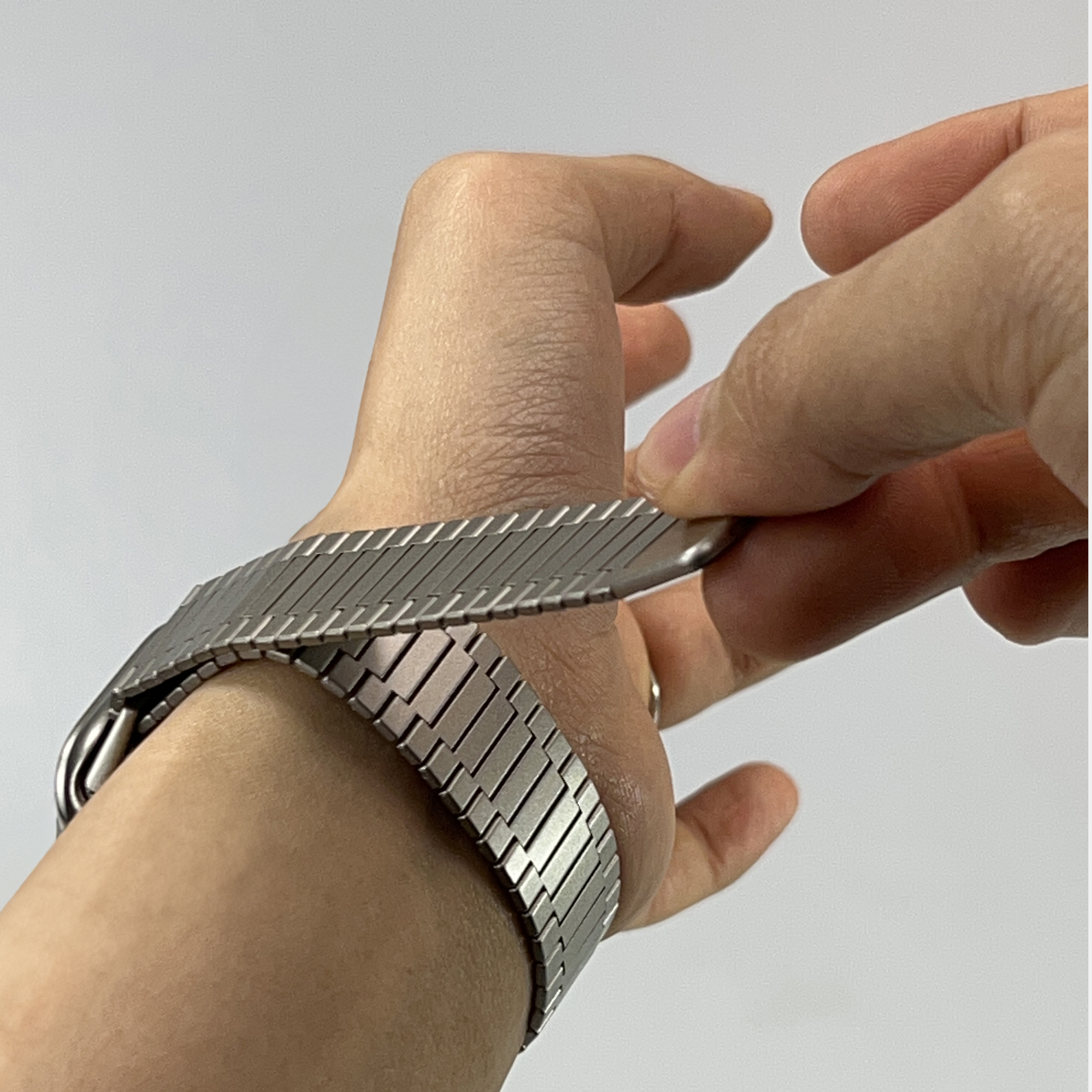 웨어플래닛 애플워치 마그넷 클래식 링크 루프 메탈 티타늄 밴드 스트랩  울트라 10 호환 시계 줄 - 상세 이미지 3