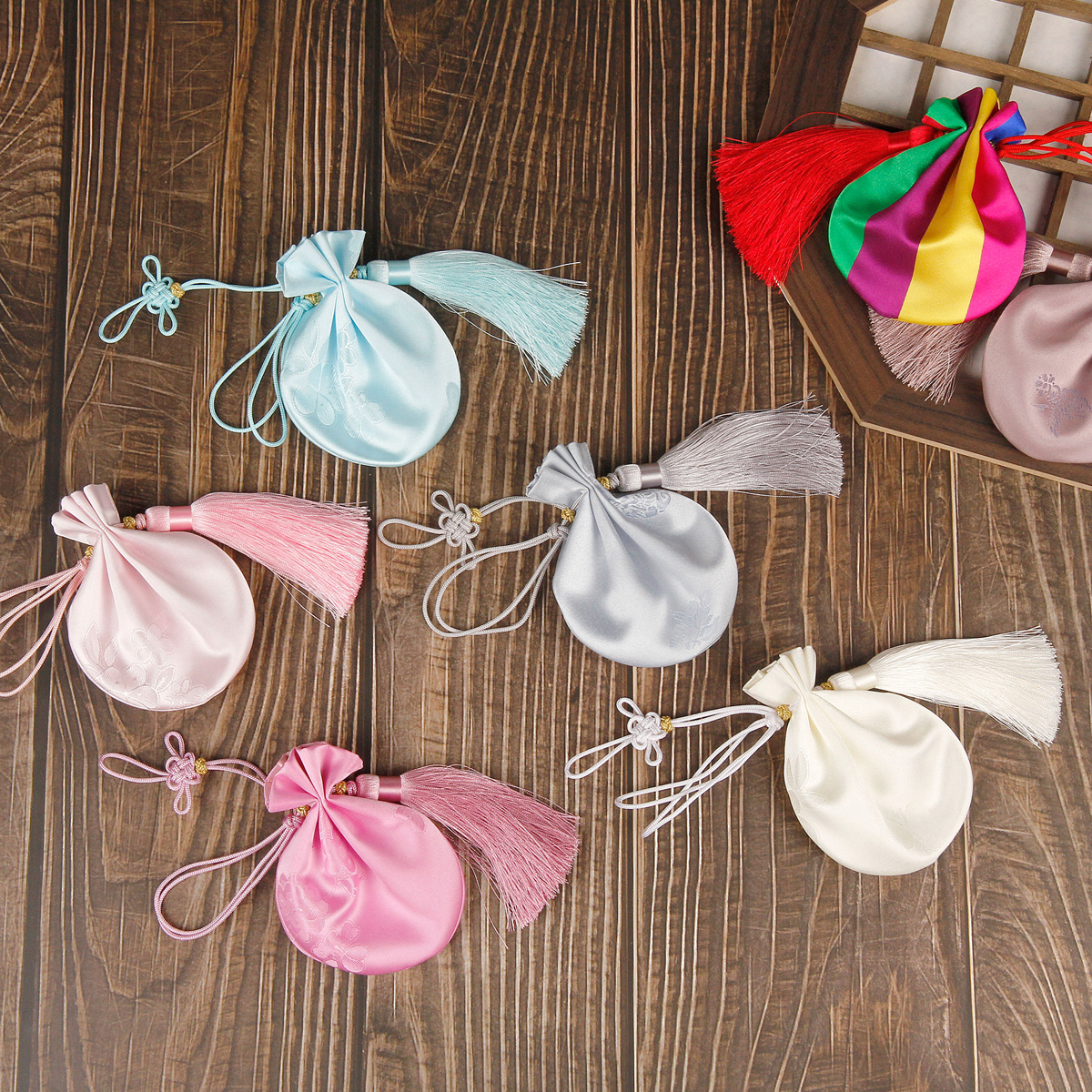 전통 양단 복주머니 비방 오방색 오색 외국인선물 공예품 기념품 한국 전통 굿즈 제품 이미지