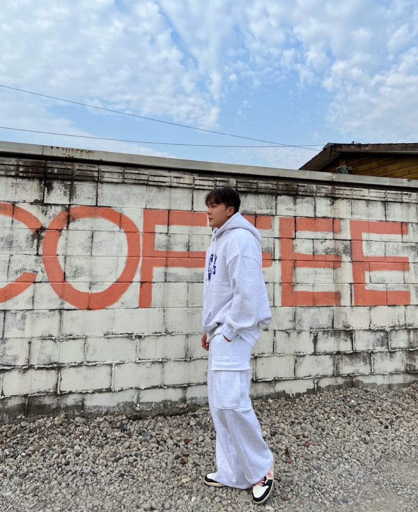 0E12ED2D-D074-4F8F-AFF3-E9F860A4379A