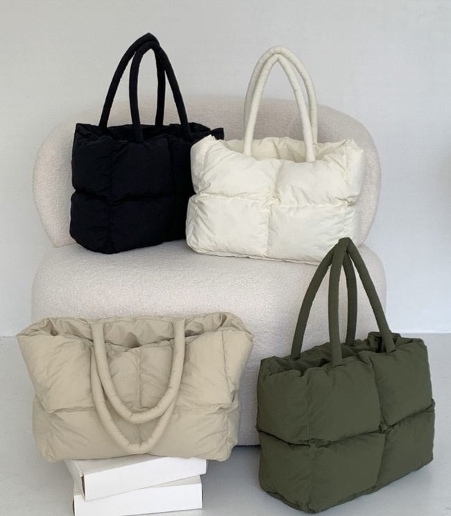 보부상 캐쥬얼 가방 나일론 빅 패딩 누빔 스퀘어 쇼퍼 숄더백