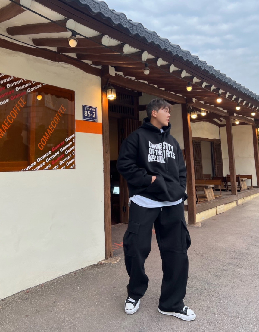 814F1E75-17FC-452F-9DAE-CDF9B4B8FC9C