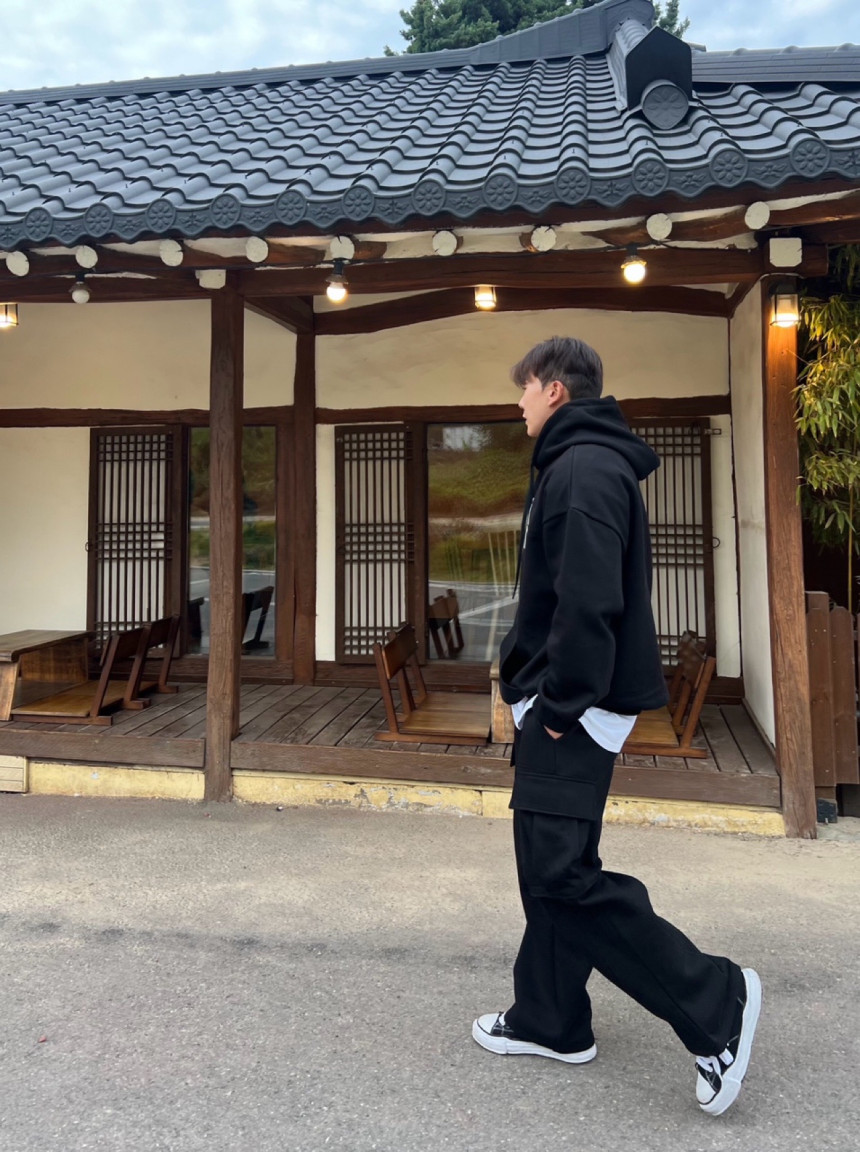 133D2C64-006E-4D9C-B008-24498D832115