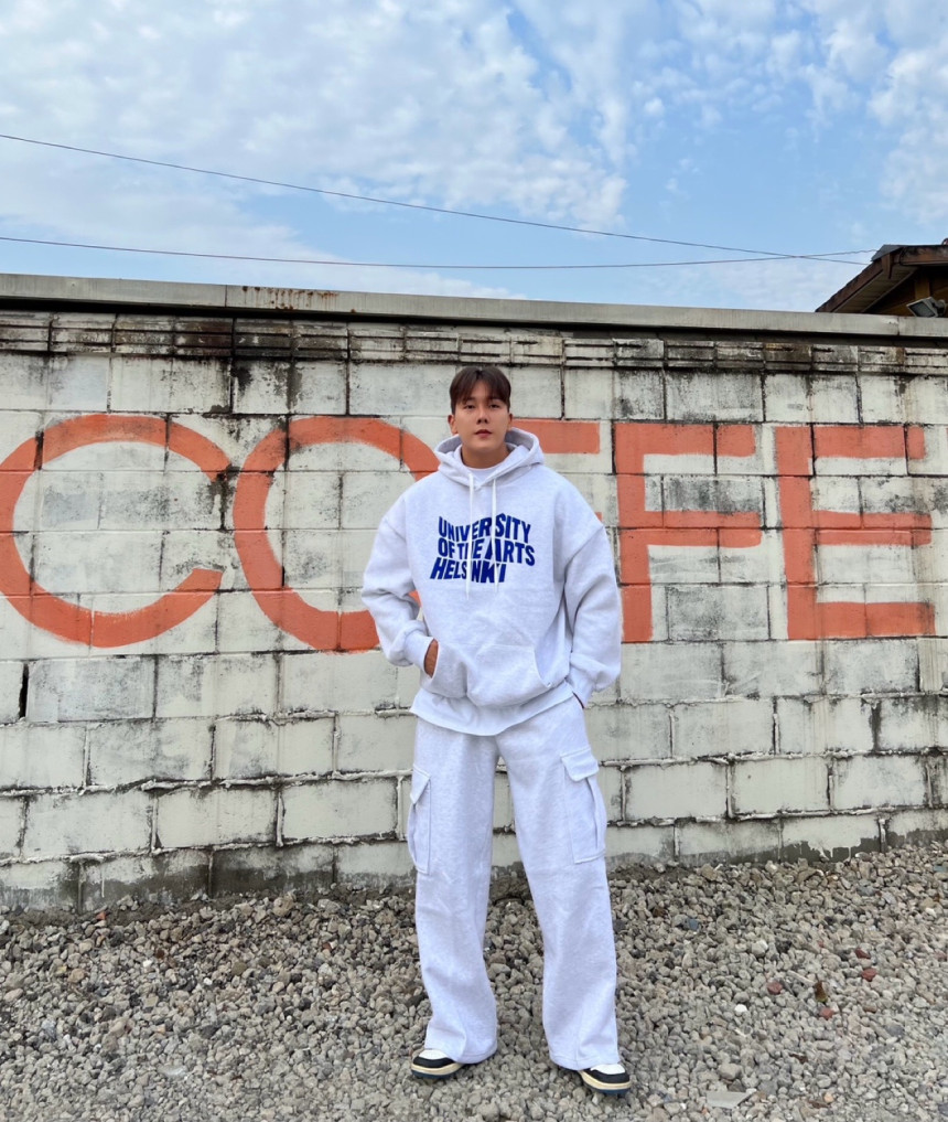 EC6D1272-F95C-4F8A-A78D-E46FD3A9BDC6