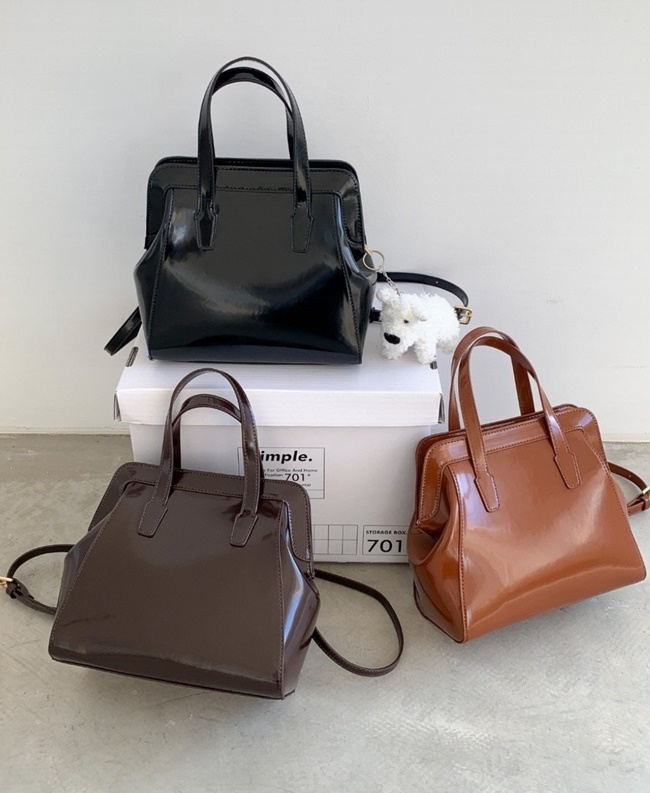 여성 가죽 레더 애나멜 스퀘어 백팩 캐쥬얼 직장인 토트 가방