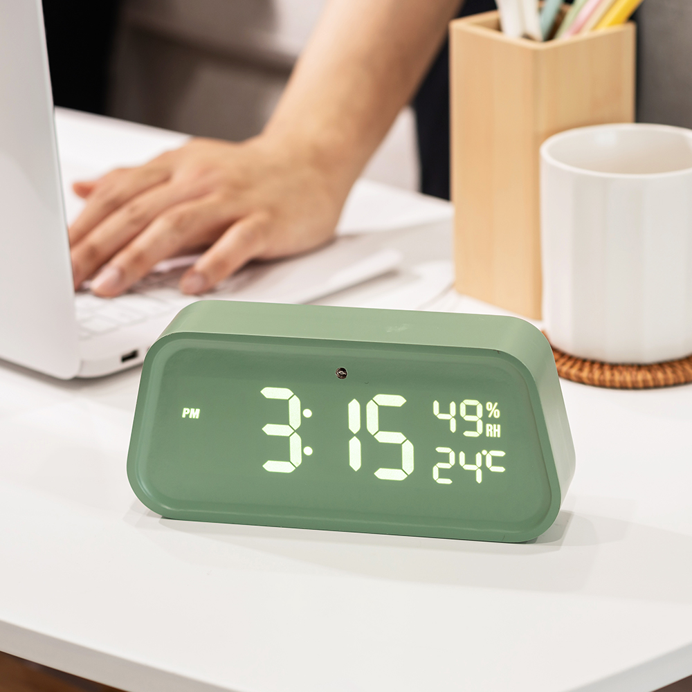 플라이토 와이파이 인테리어 LED 탁상시계 전자 디지털 알람 우드 온습도 무소음 헤이비