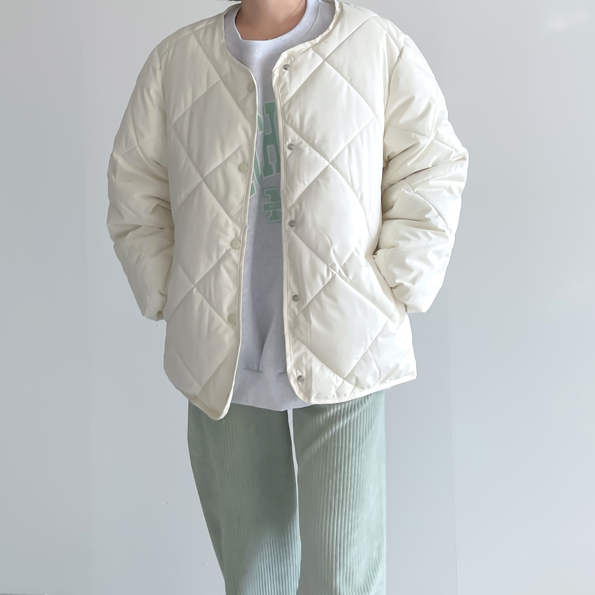 웰론 퀄팅 경량 누빔 노카라 깔깔이 겨울 여자 여성 숏 패딩 점퍼 아우터 - 상품 이미지