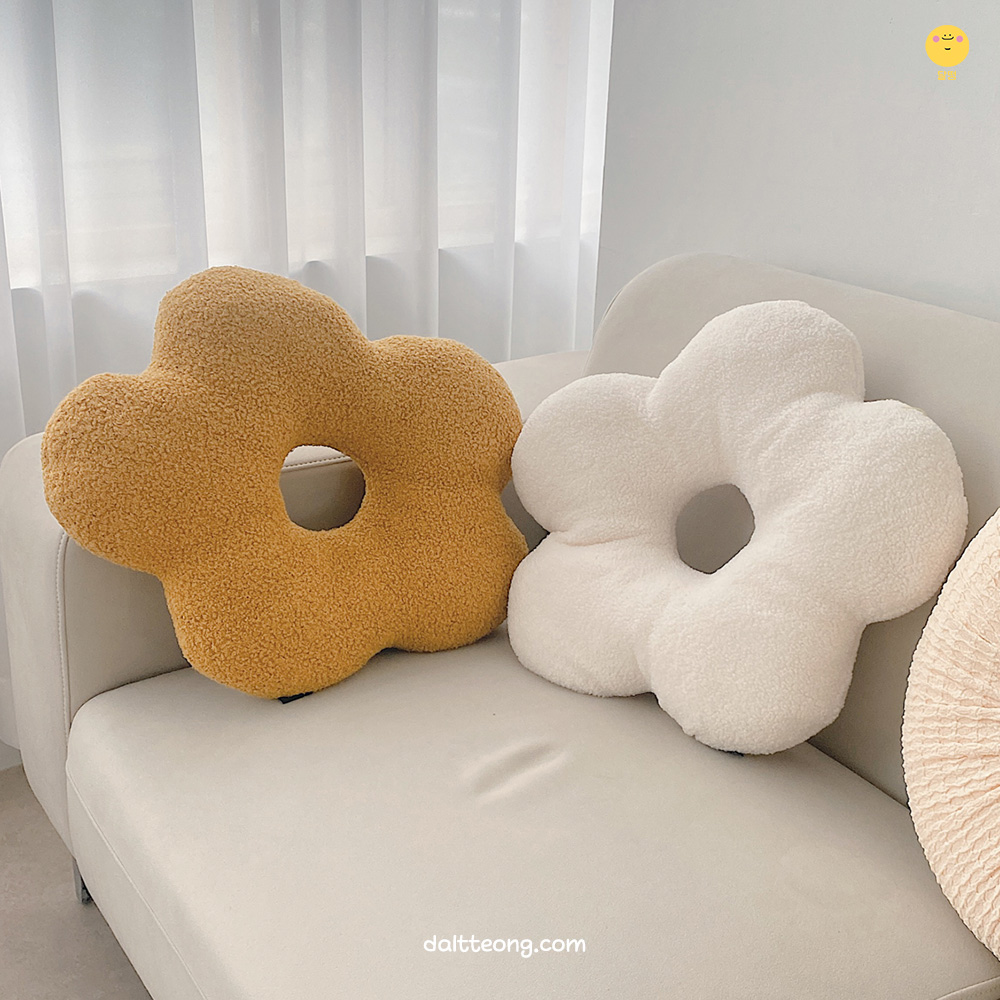 달떵 귀여운 화이트 옐로우 플라워 뽀글이 꽃 쇼파 쿠션 인테리어 원형 의자 침대 포인트