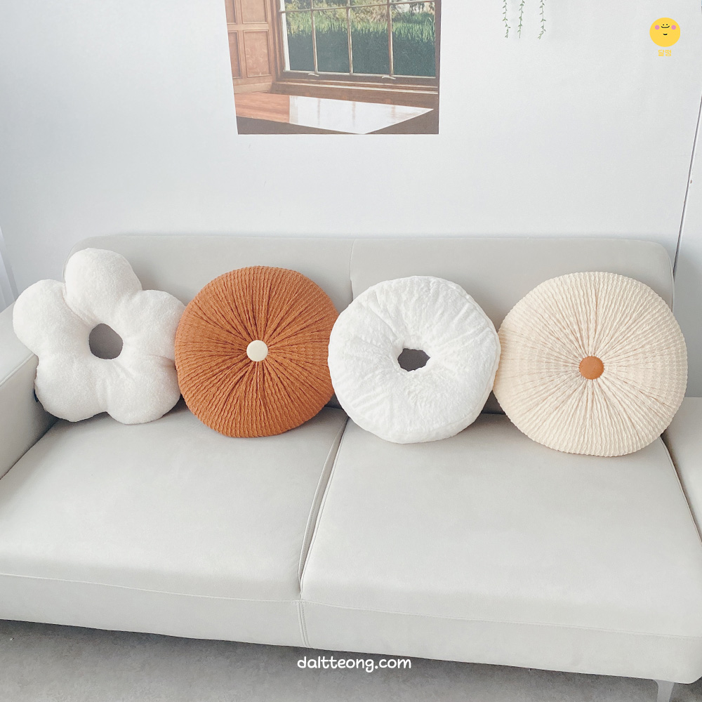 달떵 귀여운 화이트 옐로우 플라워 뽀글이 꽃 쇼파 쿠션 인테리어 원형 의자 침대 포인트