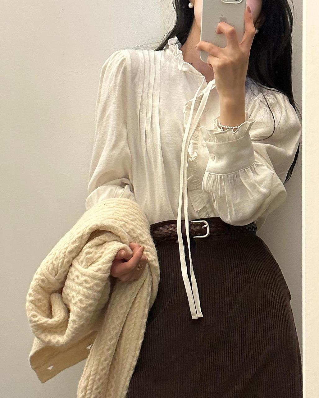 로먼 여성 루즈핏 프릴 셔링 핀턱 타이 리본 블라우스 제품 이미지