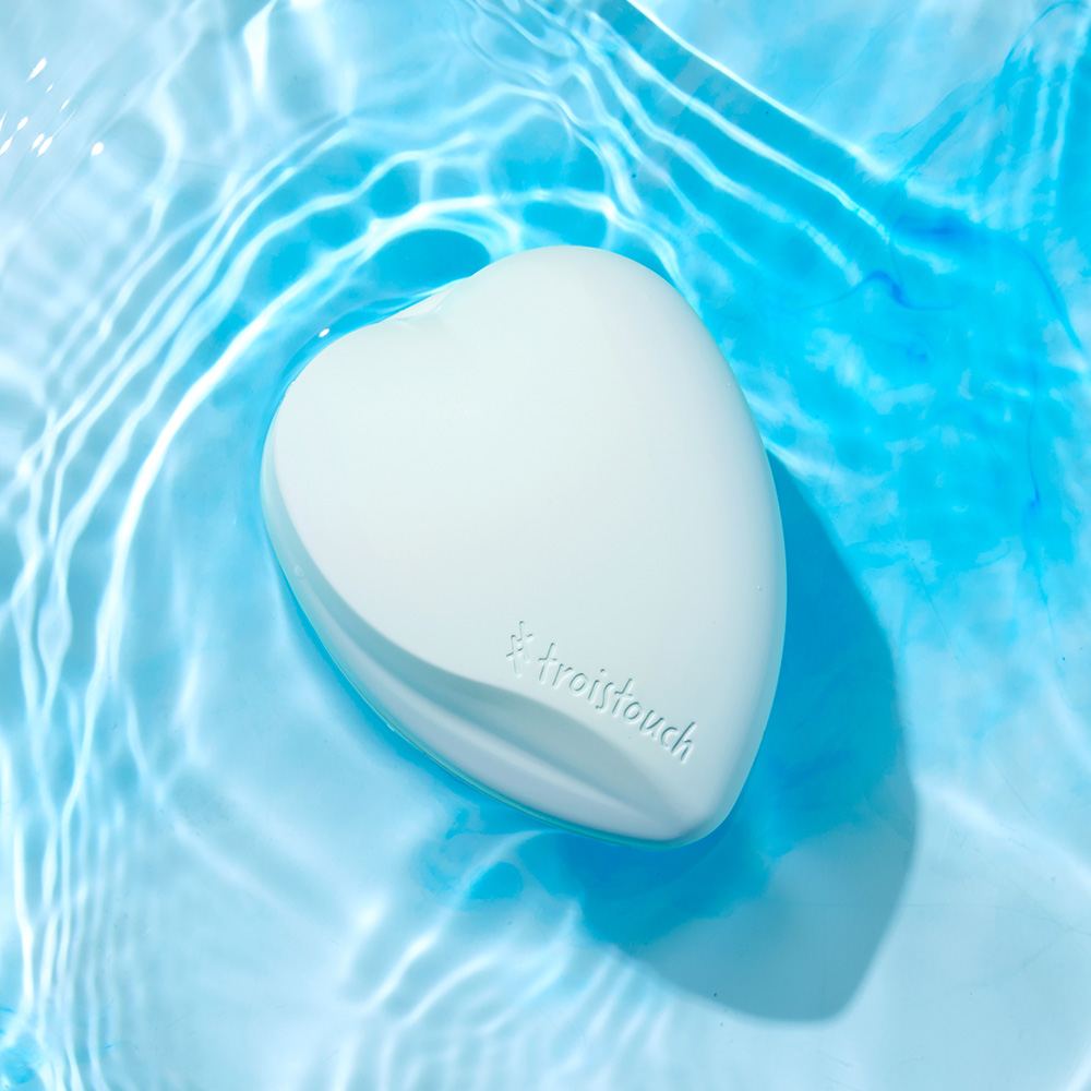 트와터치 하트 아쿠아 베어 쿠션 15g SPF 50+ PA+++ - 메인 이미지
