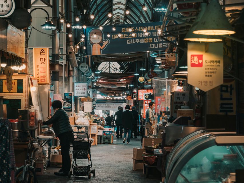 서울 밤에 즐기는 궁전, 사찰, 시장 미식가 가이드 투어 이미지 3