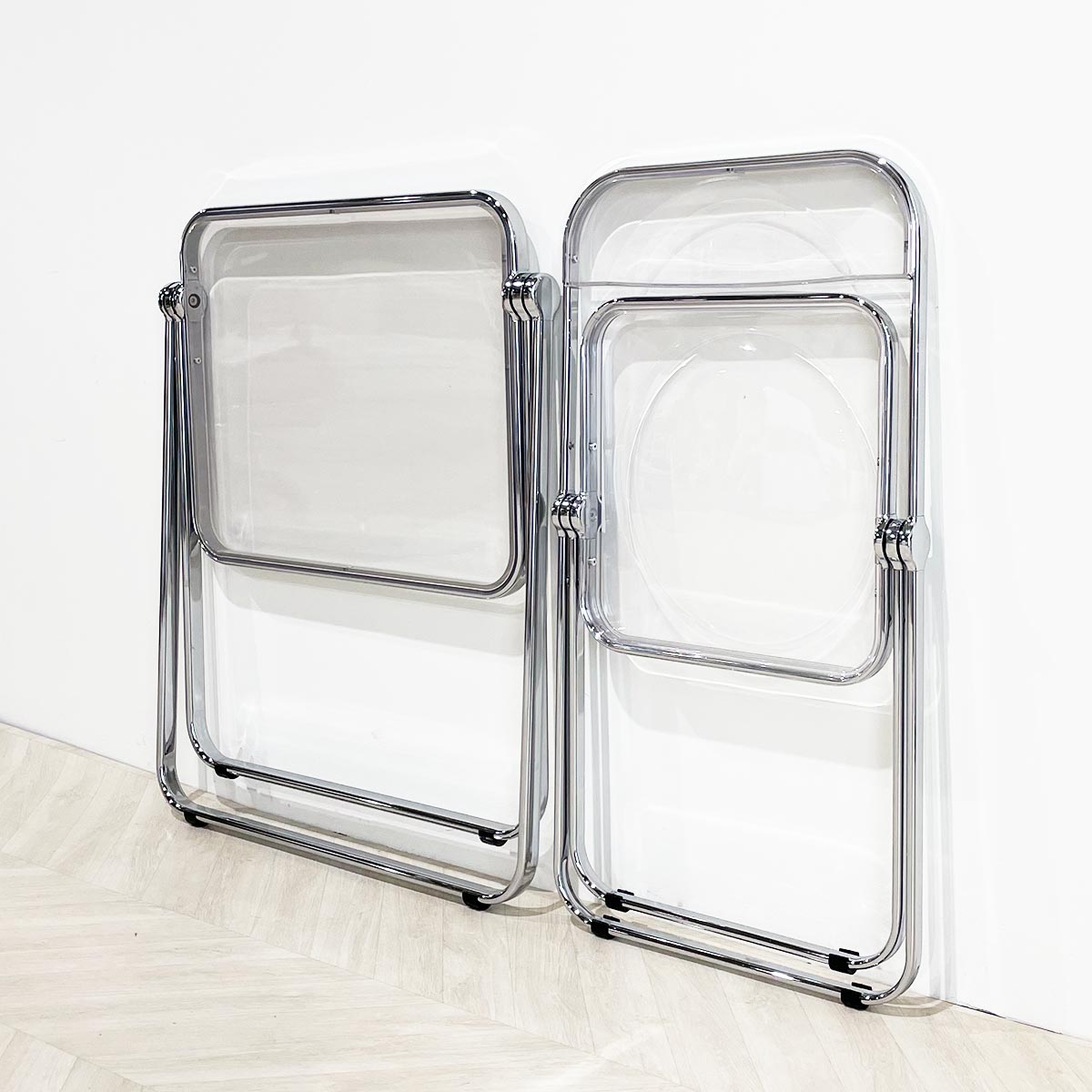 일루일루 글로시 투명 접이식테이블 폴딩책상 미드센추리모던 홈카페 아크릴 노트북