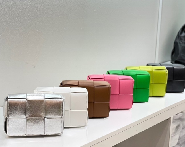 천연소가죽 스퀘어 카세트 미니 크로스백