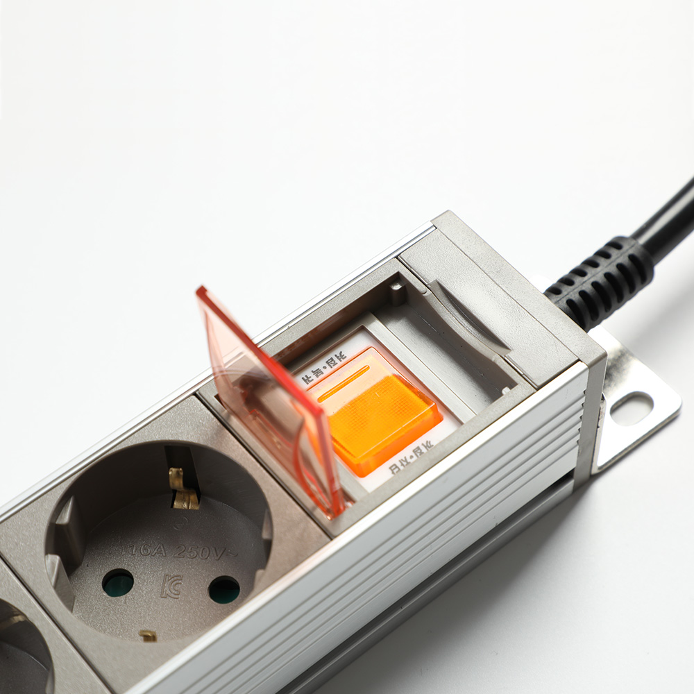 고용량멀티탭 고전압 고전력 알루미늄 4000w 산업용 컴퓨터 안전 멀티콘센트 4구1.5m