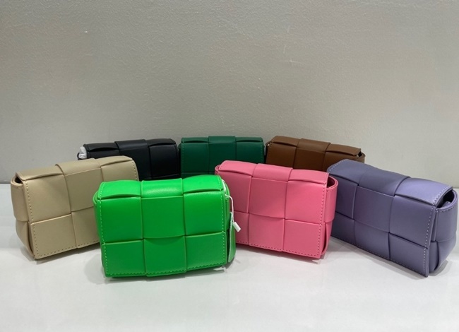 천연소가죽 스퀘어 카세트 미니 크로스백