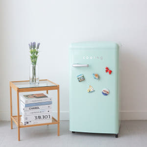 쿠잉 레트로 미니냉장고 REF-90CN 민트 소형 원룸 사무실 원도어 작... 개봉기 | 실사용 후기 - 상품 이미지 2