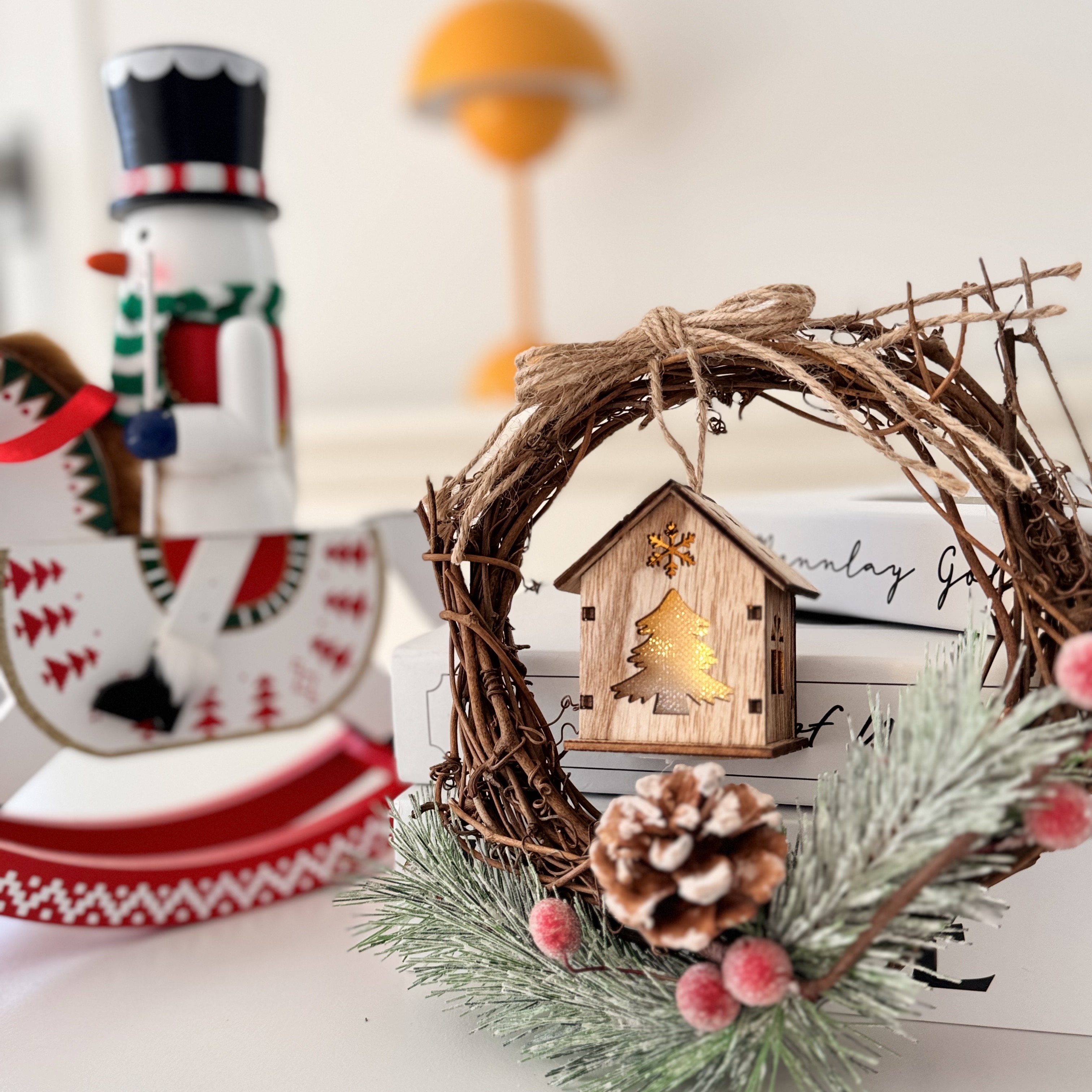 로즈소녀하우스 크리스마스 리스 솔방울 벽장식