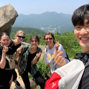 부산: 숨겨진 마을에서 하이킹과 막걸리 시음하기 솔직 후기 | 실사용자 리뷰 분석 - 상품 이미지 1