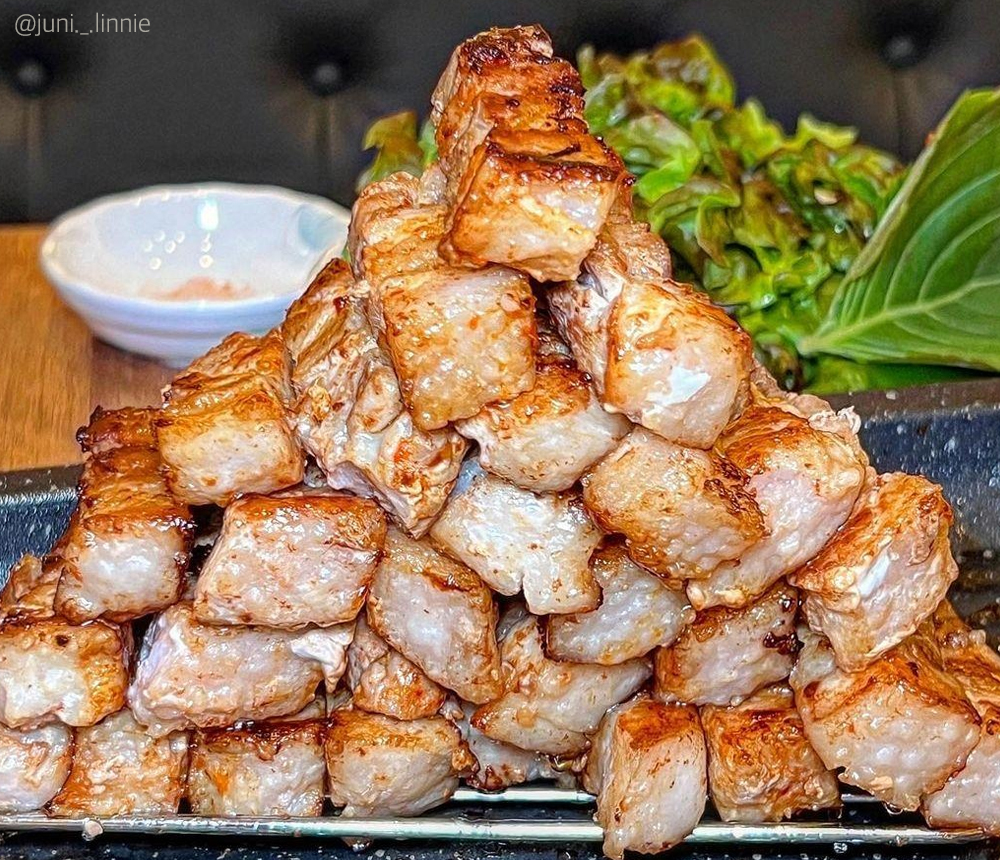 무배 시즈닝 양념숙성삼겹살 뚠삼겹 800g 1팩+삼겹함박스테이크 600g 1팩-총1.4k