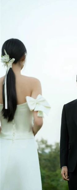커플 화보 영화 파티 여행 테마 제주스튜디오촬영 민소매 셀프 웨딩드레스 이미지 3