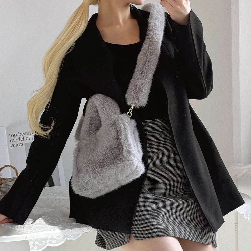 프롬헤븐 퍼마우 페이크퍼 토트 크로스백 - 상품 이미지