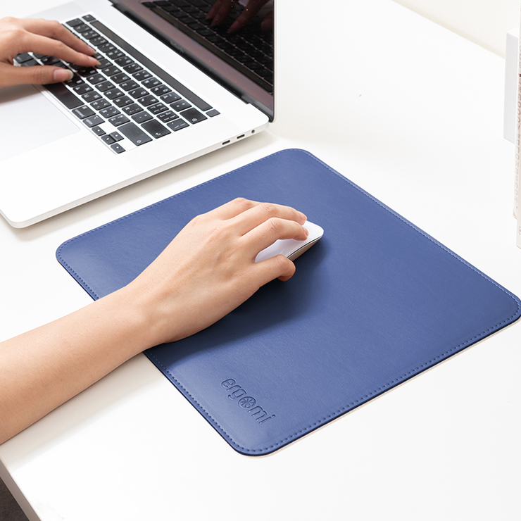 에르고미 비건 레더 마우스패드 가죽 마우스 받침대 이니셜 각인 ergomi