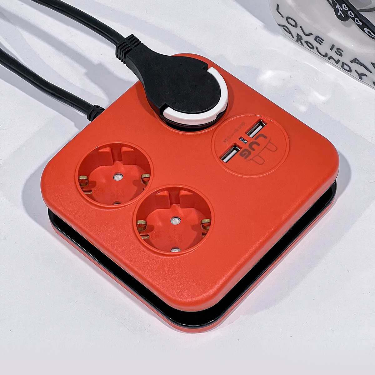 러그박스 납작 멀티탭 플러그 USB 디자인 큐브 납작한 멀티 콘센트 사각 1.4m 뉴레드 - 상품 이미지
