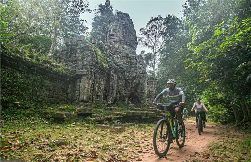 캄보디아 앙코르와트 일출 자전거 투어 이미지 4