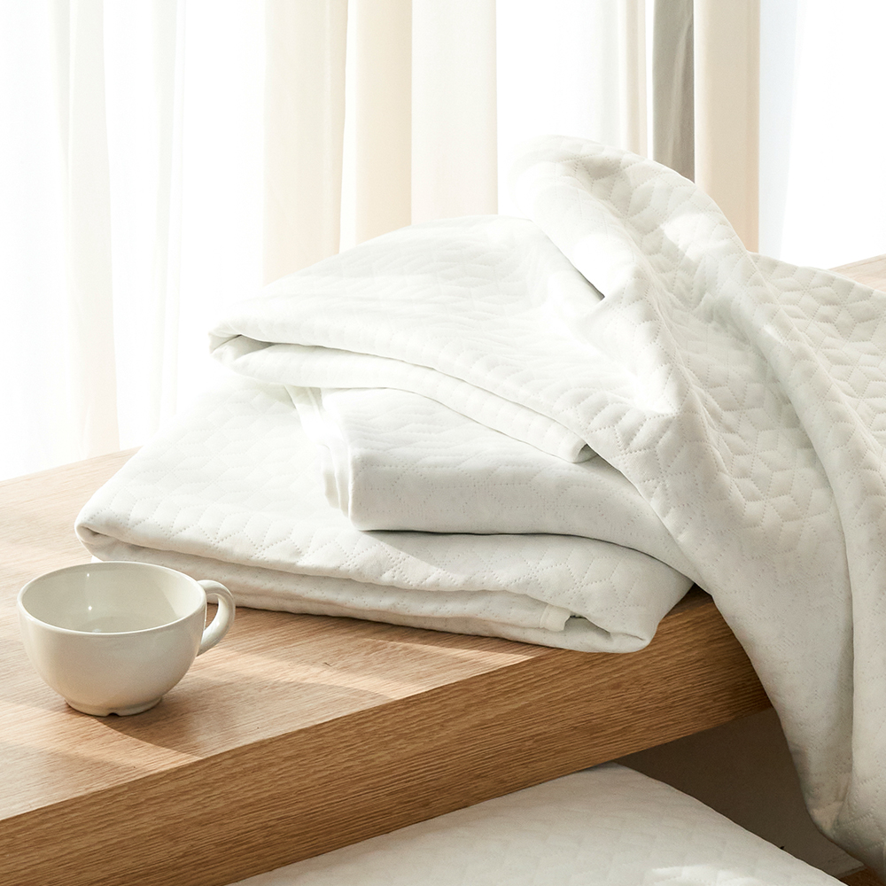 온다온 알러지케어 침대패드 자가발열 누빔 모달 그래핀 매트리스패드