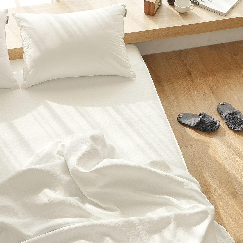 온다온 알러지케어 침대패드 자가발열 누빔 모달 그래핀 매트리스패드