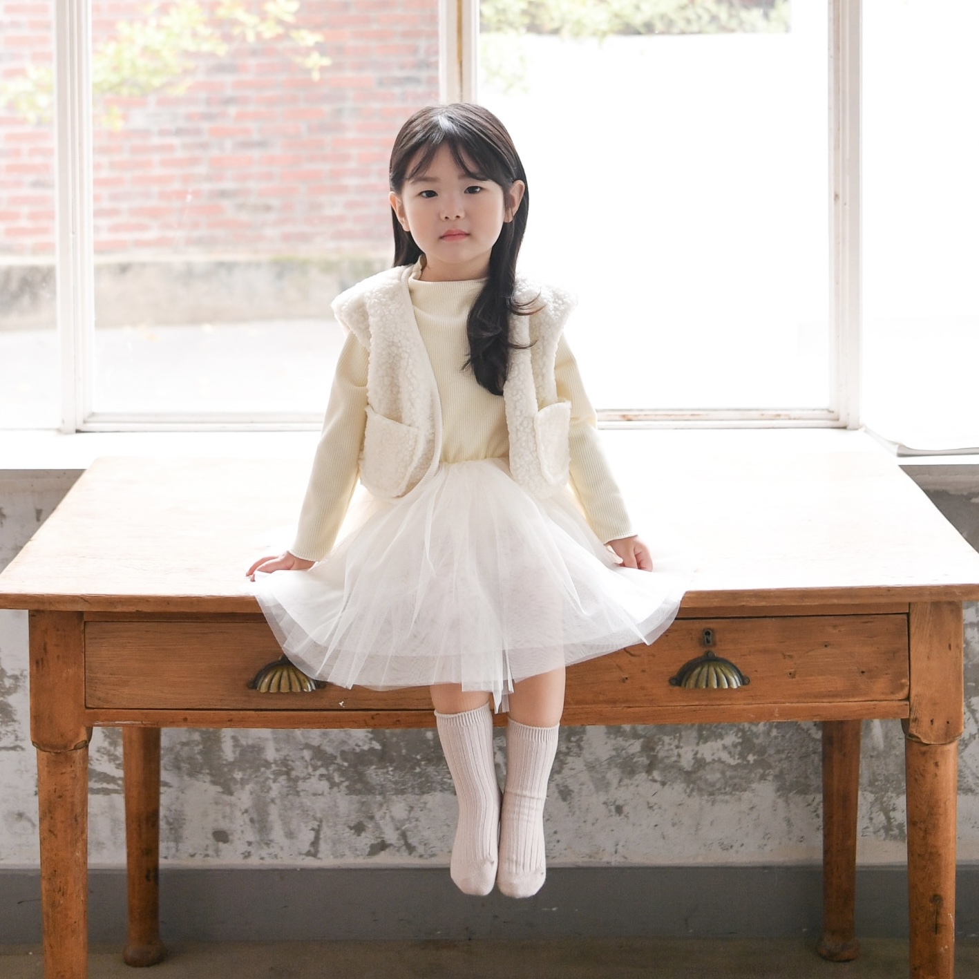 에슐리 벨벳골지 튜튜원피스 속밍크 여아 아동 핑크 아이보리 블랙 보통핏 이미지 8