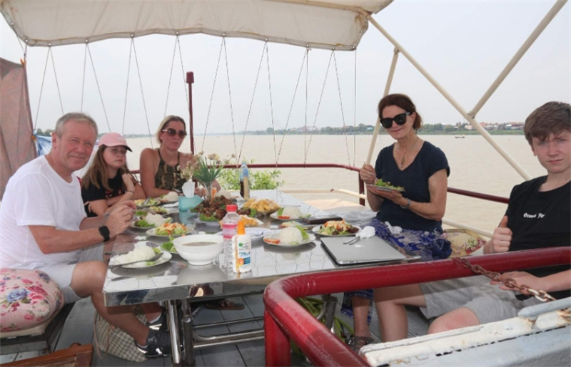 캄보디아 프놈펜 - 씨엠립 페리 이동 서비스 by Tara Prince Cruise 이미지 3