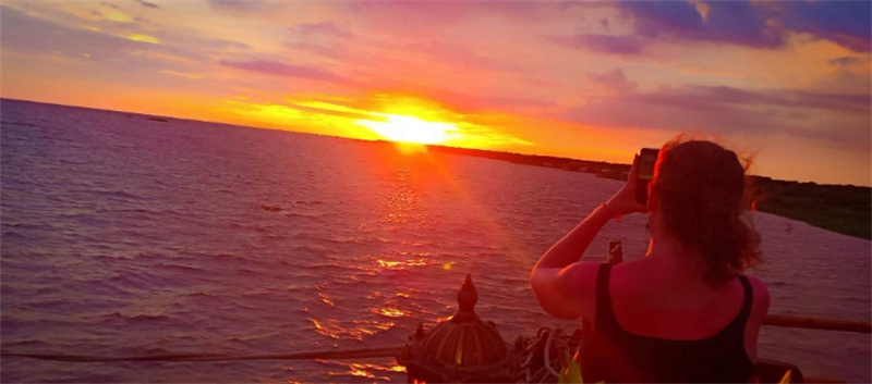 캄보디아 씨엠립 선셋 크루즈 체험 (Tara Boats) 이미지 3