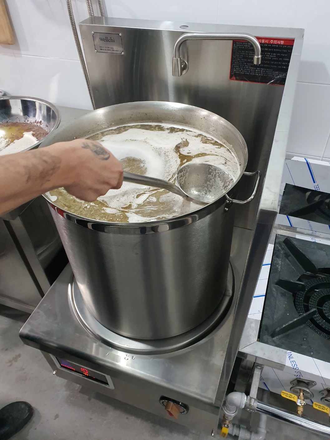 업소용인덕션 낮은렌지 웰치 육수 대형 대용량 국 탕 고화력 식당 주방 급식 10KW 이미지 2