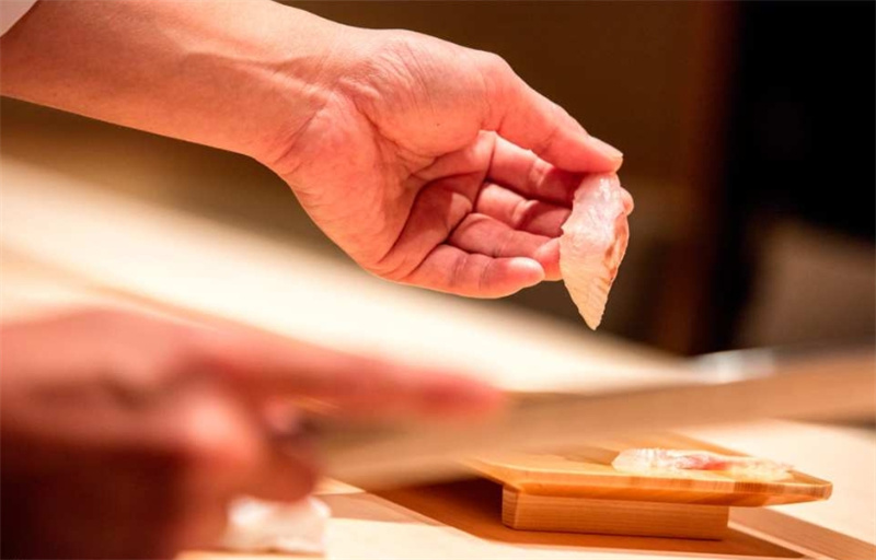 일본 도쿄 4년 연속 미슐랭 1스타 스시 레스토랑, 스시 유우 (鮨由う) 이미지 3