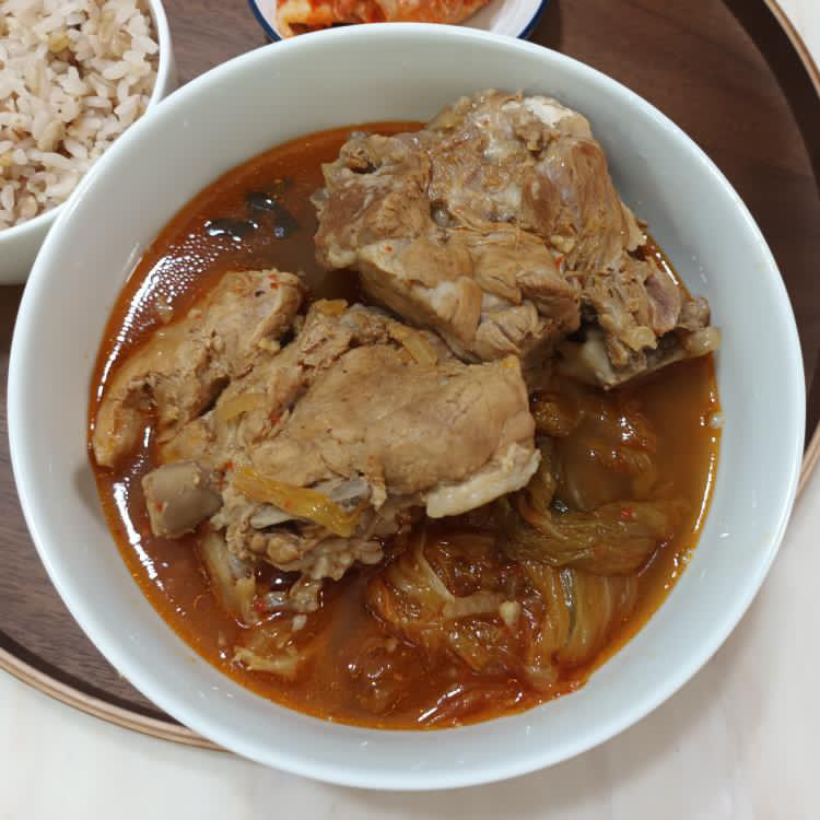 국내산돼지고기 냉장 한돈 등뼈(감자탕) 1kg - 상세 이미지 2