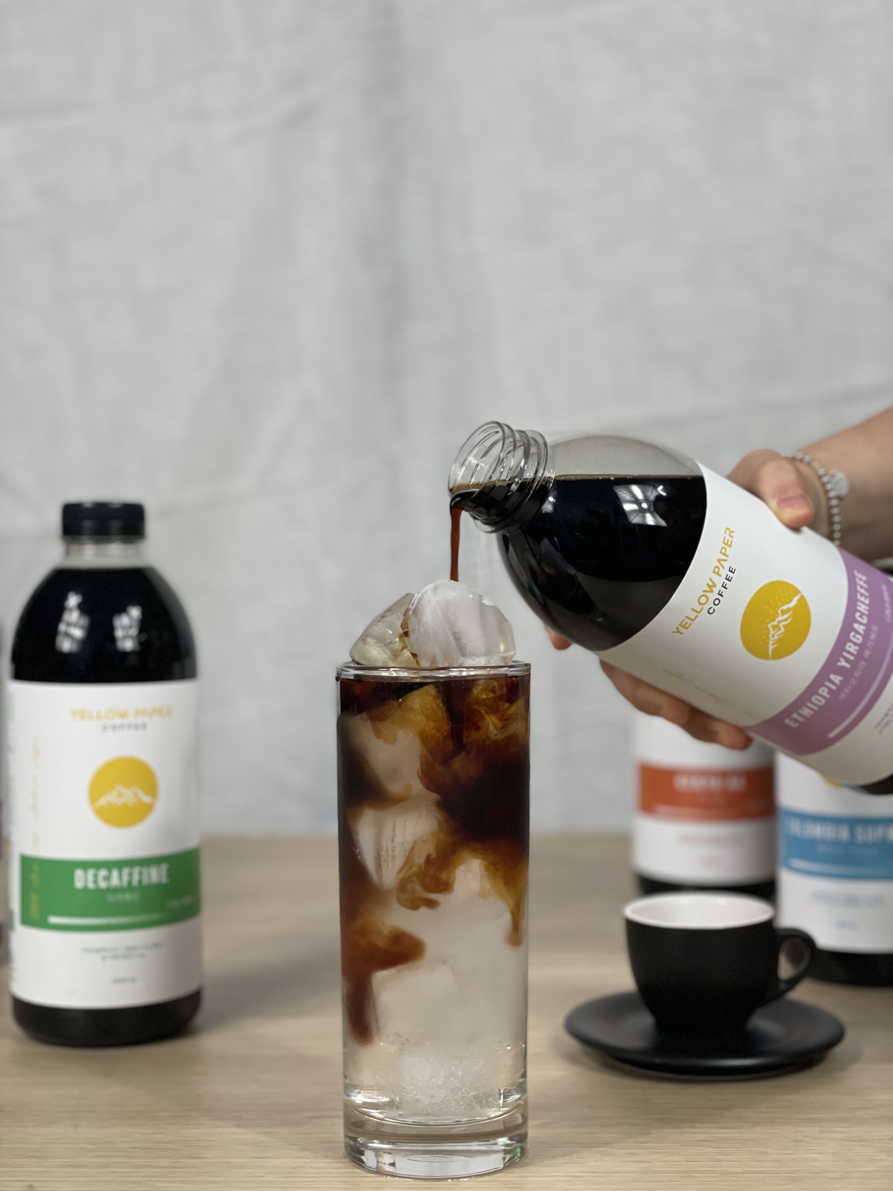옐로우페이퍼커피 콜드브루 1L x 2병 디카페인 프리미엄 더치커피원액 8종 대용량 - 상세 이미지 2