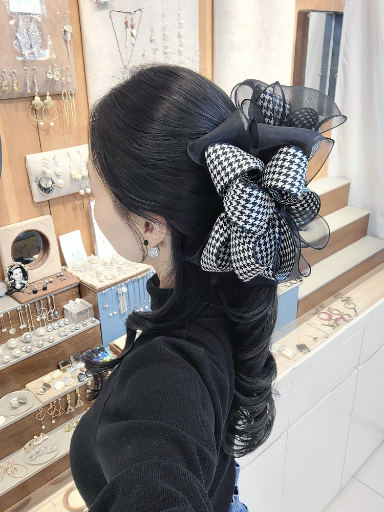 루루핀 블랙 화이트 체크무늬 꼬임 3단 시스루 2단 빅사이즈 왕리본 올림머리 집게핀 - 상품 이미지