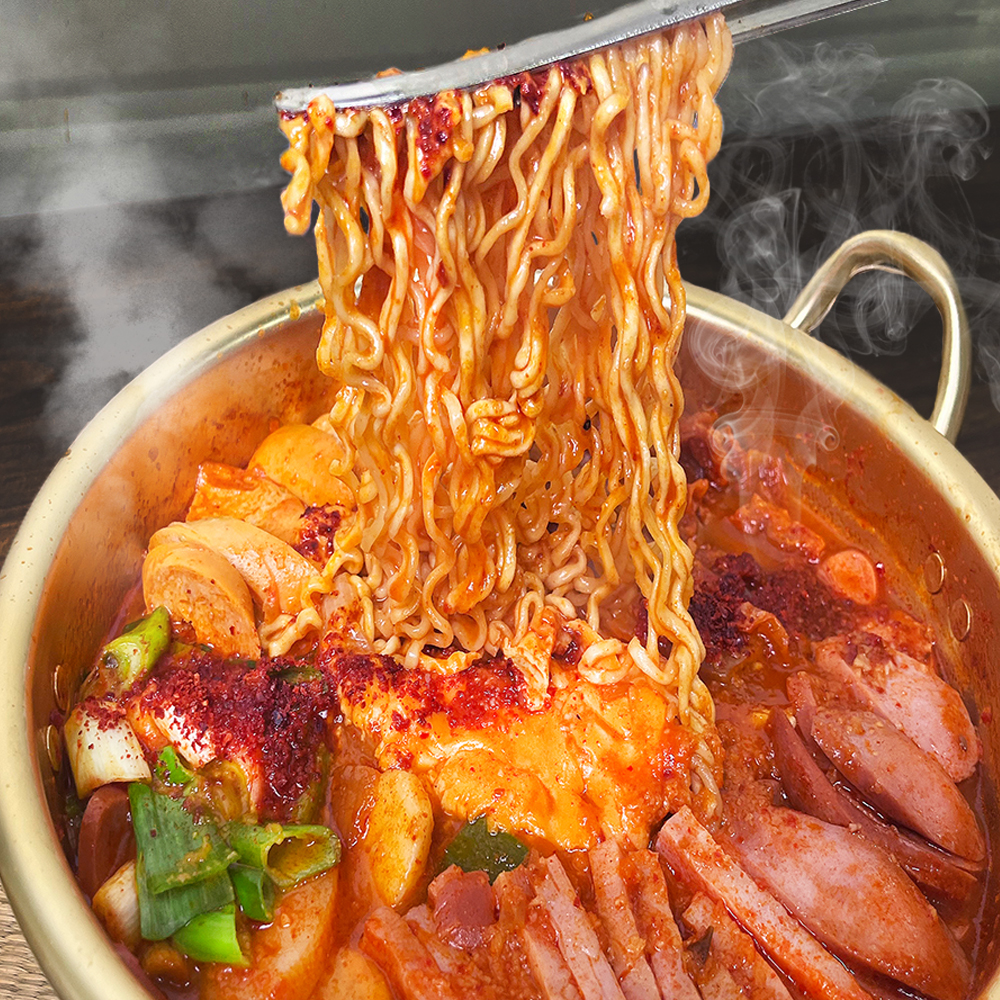 미가인 의정부식 송탄식 부대찌개 밀키트 송탄 의정부 2-3인분 730g 라면사리 포함 : 닭고기몰
