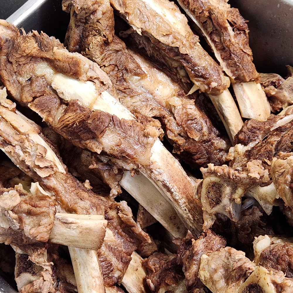 먹판사 진한 대왕갈비탕 푸짐한 골프채 소갈비탕 왕갈비탕 1.3kg 1개 이미지 6
