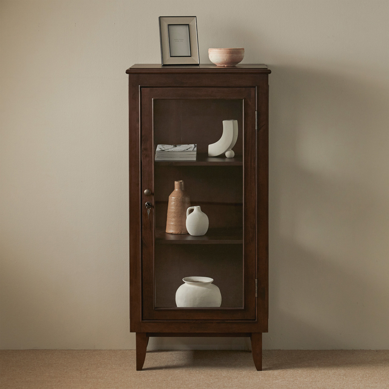 로맨틱캬바레 1951 원목 유리 장식장 엔틱 빈티지 주방 거실 인테리어 위스키 술 장식장