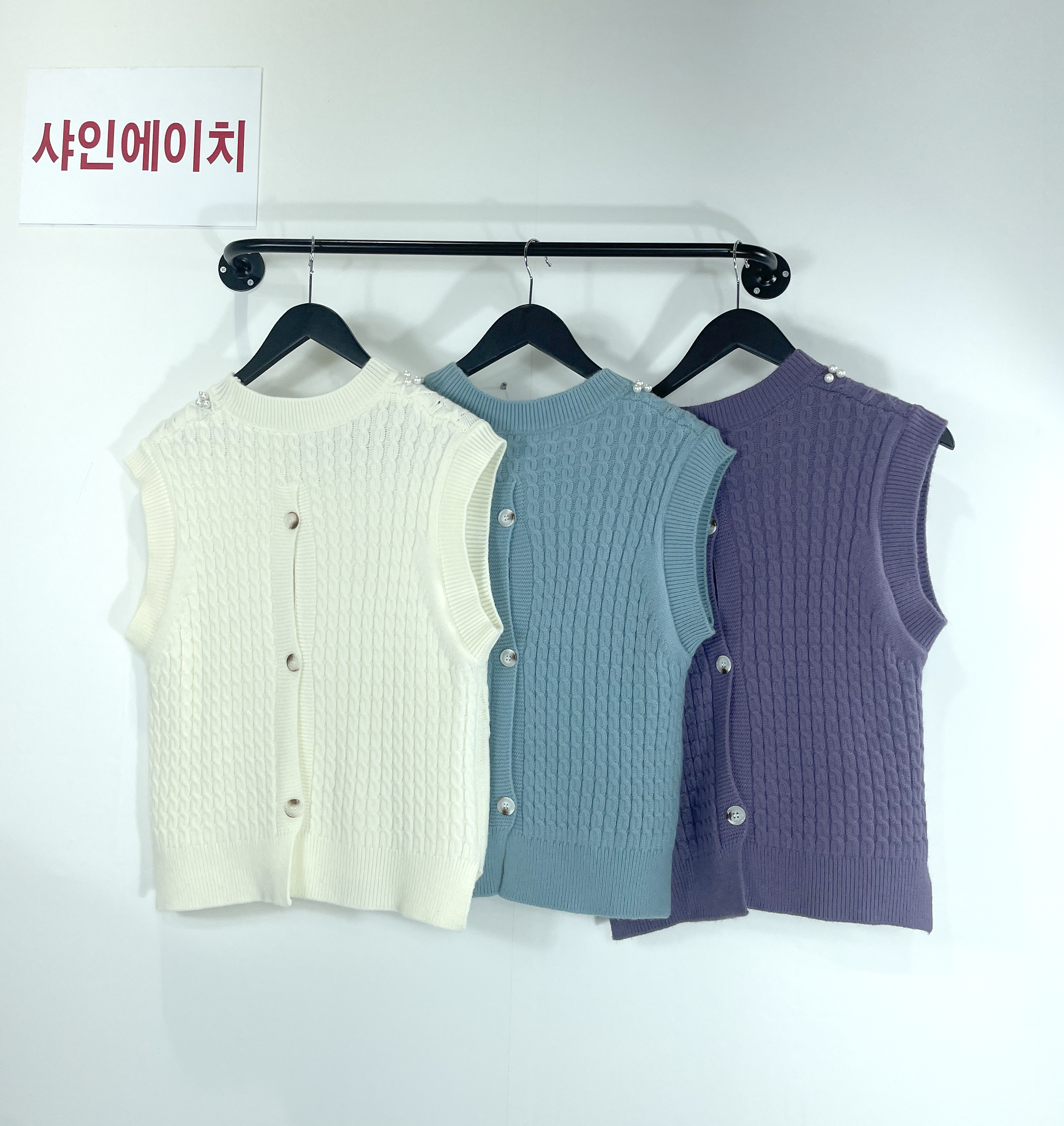 여자여자몰 진주부착 라운드넥 다이아패턴 뒷트임 니트조끼 겨울 이너베스트 이미지 3