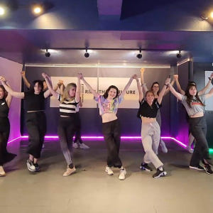 서울에서 케이팝 댄스 레슨 & 무료 동영상 촬영 솔직 후기 | 실사용자 리뷰 분석 - 상품 이미지 4