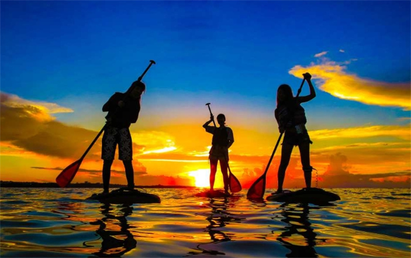 일본 오키나와 선셋 SUP 해질녘 해안선을 순항! 사진 및 비디오 촬영 서비스로 하루를 마무리하는 감동적인 경험(오키나와 온나 빌리지) 이미지 2