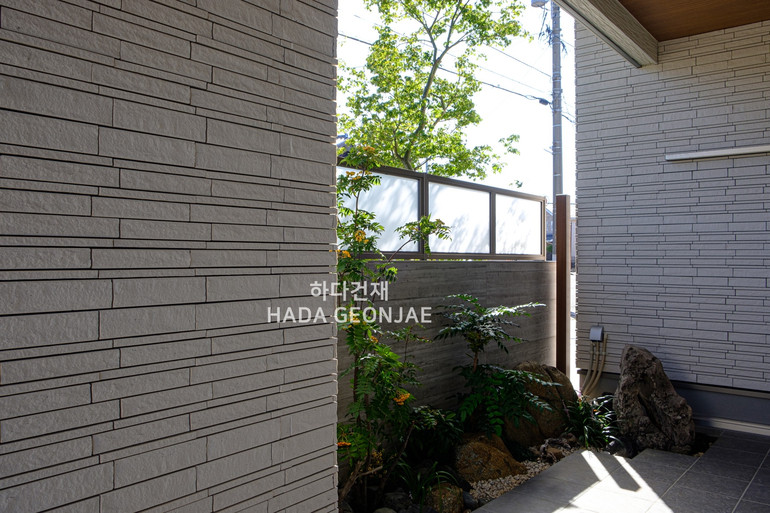 트라이온타일 03번컬러 아이콧료와 / 하다건재 일본타일 ICOT RYOWA 아이코트료와