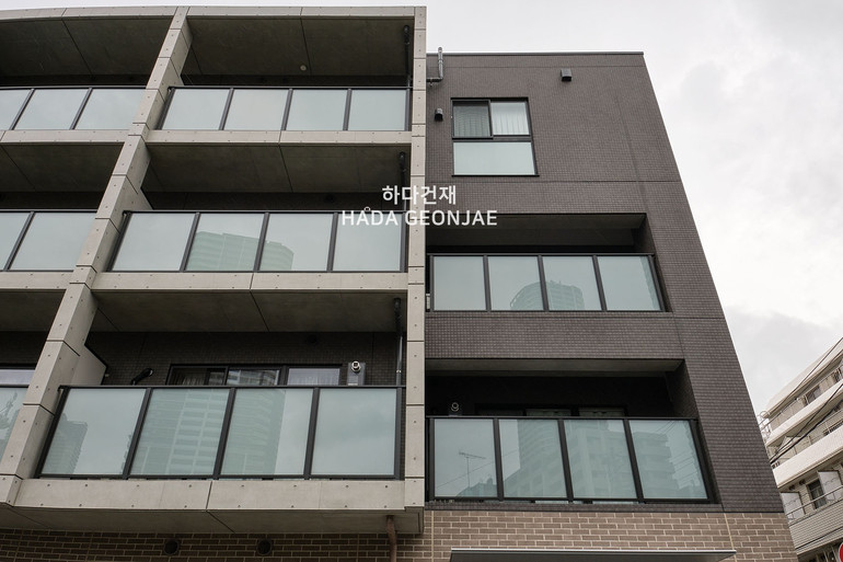 어반스퀘어타일 92번 아이코트료와 / 하다건재 일본타일 ICOT RYOWA 아이콧료와