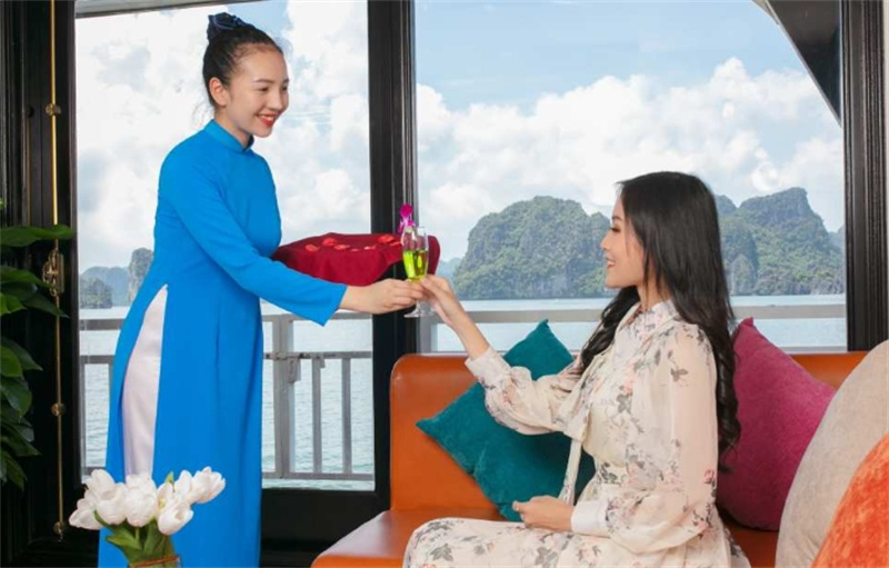 베트남 1박 2일 투어 | 헤르메스 크루즈로 하롱베이를 탐험해보세요 이미지 2