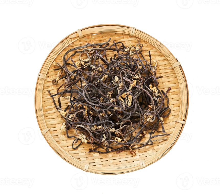 korean-dried-bracken-or-fernbrake-gosari-in-wood-plate-isolated-on-white-backgro.jpg